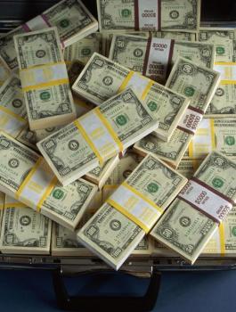 أمريكي يربح 450 مليون دولار بجائزة يانصيب