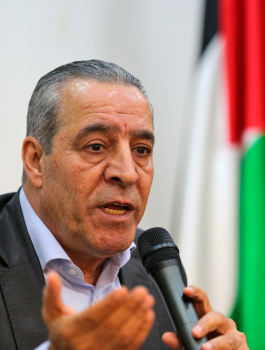 حسين الشيخ والانت