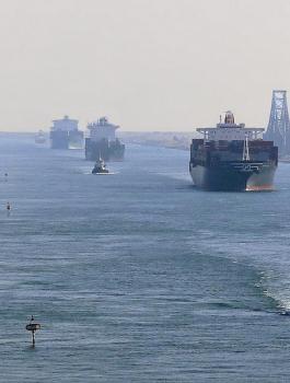 عائدات قناة السويس 