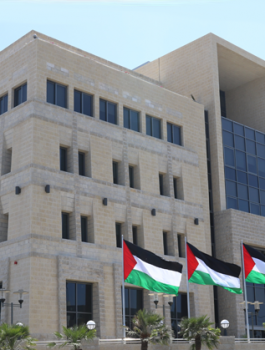 اتحاد المعلمين وسلطة النقد 