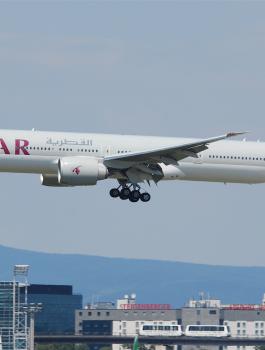 Qatar_Airways_Boeing_777-300ER;_A7-BAF@FRA;16.07.2011_609gt_(6190539010)
