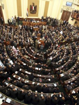 مجلس النواب المصري يدعو إلى فرض عزلة دولية سياسة على أمريكا