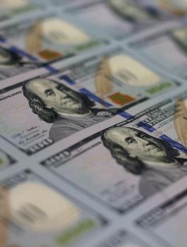 اوراق العملات النقدية ليست مصنوعة من الورق