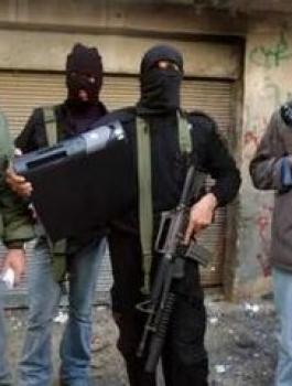 مسلحين يطلقون النار في مخيم جنين 