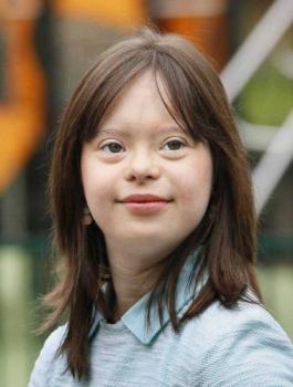 أول مذيعة تعاني متلازمة "داون"