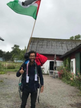 شاب يبدأ رحلة من السويد إلى فلسطين مشياً على الأقدام