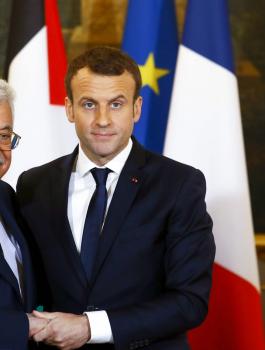 عباس وماكرون 