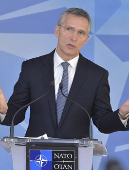 امين عام حلف الناتو وماكرون 