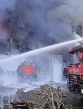 مصرع عائلة فلسطينية كاملة في حريق بلبنان 