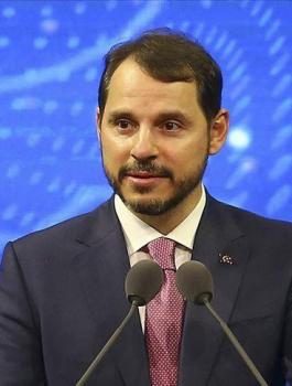 استقالة وزير المالية التركي 