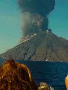 سيدة تنقذ عريسها 