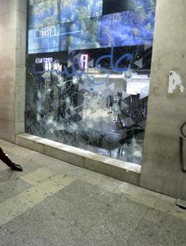 مواجهات وتحطيم للمصارف في لبنان 