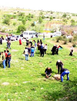  إحياء يوم الأرض على أراضي كفر مالك  والمغير