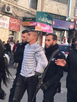 الاحتلال يعتقل شاباً خلال مواجهات اندلعت في شارع صلاح الدين بالقدس