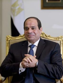 السيسي يعلق على رفع الحظر على قيادة المرأة السعودية للسيارة