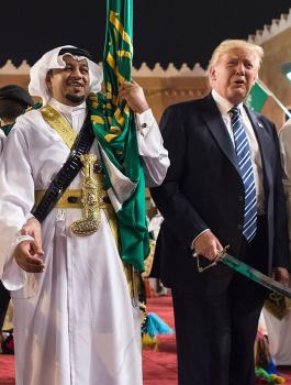 ترامب بلهجة "قوية" يطالب بن سلمان بإنهاء حصار قطر