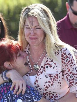 المسلمون في فلوريدا يجمعون آلاف الدولارات لصالح ضحايا اطلاق النار في مدرسة امريكية