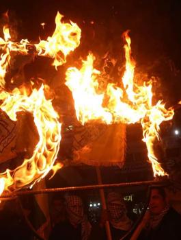 شعلة الثورة  الفلسطينية 