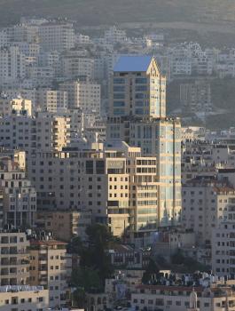 عدد سكان مدينة نابلس 