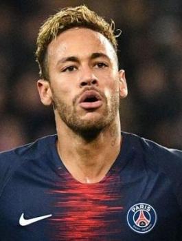 100-125526-neymar-attacks-psg-fan_700x400
