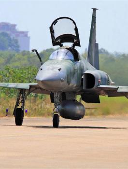 لبنان تتسلم طائرات حربية من اميركا 