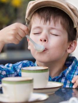 الاطفال والقهوة 