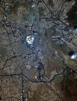 رائد فضاء روسي ومكة المكرمة 