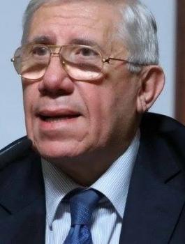 الرئيس يعزي بوفاة أمين عام اتحاد المحامين العرب الأسبق