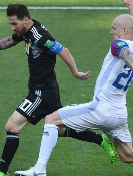 منتخب آيسلندا والمنتخب الارجنتيني 
