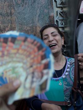 صرف رواتب المعلمين في القدس 