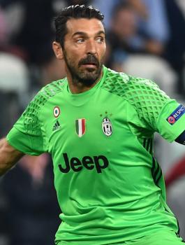 أغلى 10 حراس مرمى في العالم