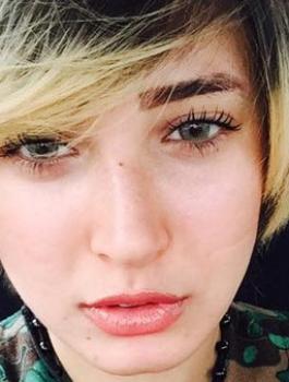 فنانة مصرية