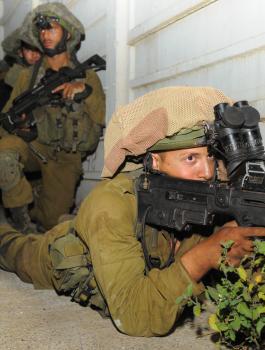 لواء في جيش الاحتلال يتدرب لمحاكاة اقتحام أحياء بقطاع غزة