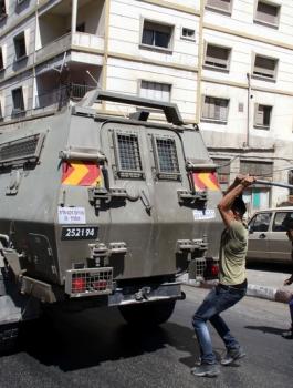 اقتحام مخيم الامعري 