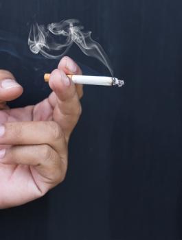 التدخين والبصر 