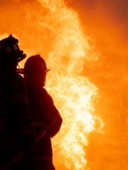 وفاة اطفال في حريق منزل بقطاع غزة 