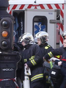 هجوم بالسكاكين في باريس 