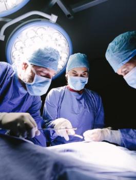 فريق طبي فلسطيني أردني يجري عملية نوعية هي الأولى بالضفة وقطاع غزة