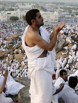 الرئيس يهاتف حجاج فلسطين ويوصيهم بالدعاء لانهاء الانقسام 