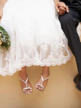 شاب مصري ينتحر بعد 10 أيام من زواجه!!