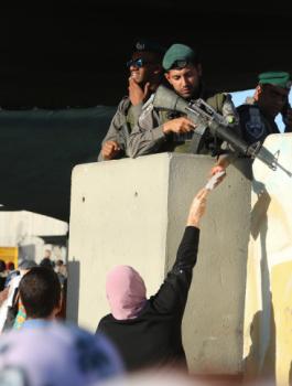 اعتقال سيدة من قباطية على حاجز قلنديا 