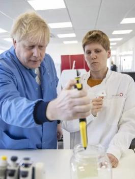 شركة ادوية بريطانية ولقاح كورونا 