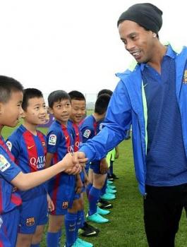 اكاديمية برشلونة في الصين 