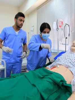 تدريس الطب في الجامعات الفلسطينية 