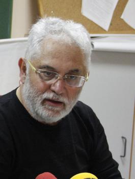 زعيم حزب الخضر يعتنق الاسلام 