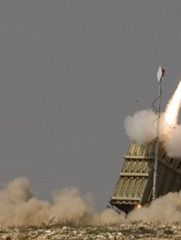 اطلاق صواريخ على بئر السبع 