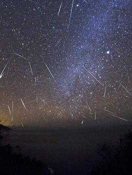 ظاهرة خلابة منتصف الشهر الجاري