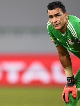 الحضري: اعتذر للشعب المصري 