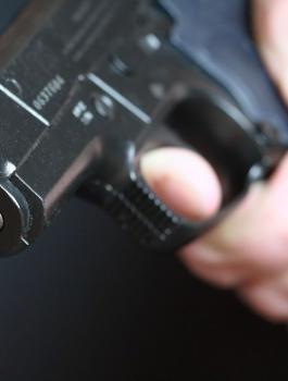 مقتل شاب فلسطيني 18 عاماً أثناء عبثه بالسلاح مع شخص آخر