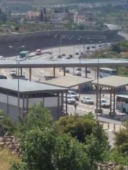الاحتلال يمنع دخول حافلات الاونروا